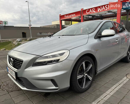 Сірий Вольво V40, об'ємом двигуна 1.97 л та пробігом 210 тис. км за 9923 $, фото 1 на Automoto.ua