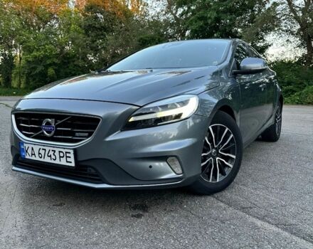 Сірий Вольво V40, об'ємом двигуна 1.97 л та пробігом 130 тис. км за 13300 $, фото 1 на Automoto.ua