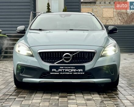Сірий Вольво V40, об'ємом двигуна 2 л та пробігом 137 тис. км за 17900 $, фото 1 на Automoto.ua