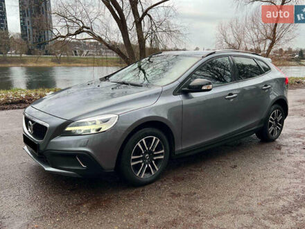 Вольво В40 2018 в Каменце-Подольском на Automoto.ua Серый Вольво В40, объемом двигателя 1.97 л и пробегом 70 тыс. км за 16900 $, фото 1 на Automoto.ua