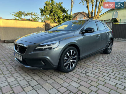 Вольво V40 2019 у Івано-Франківську на Automoto.ua Сірий Вольво V40, об'ємом двигуна 1.97 л та пробігом 142 тис. км за 17300 $, фото 1 на Automoto.ua