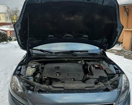 Синий Вольво В40, объемом двигателя 1.56 л и пробегом 250 тыс. км за 9300 $, фото 1 на Automoto.ua