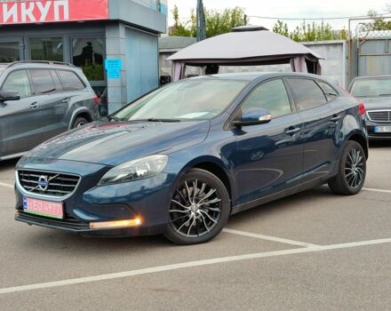 Синій Вольво V40, об'ємом двигуна 2 л та пробігом 241 тис. км за 12199 $, фото 1 на Automoto.ua