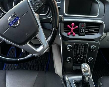 Синий Вольво В40, объемом двигателя 1.56 л и пробегом 250 тыс. км за 9300 $, фото 8 на Automoto.ua