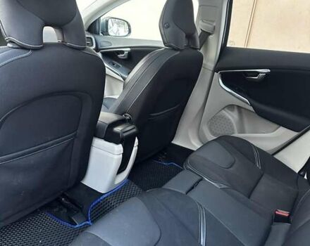 Синий Вольво В40, объемом двигателя 1.56 л и пробегом 250 тыс. км за 9300 $, фото 7 на Automoto.ua