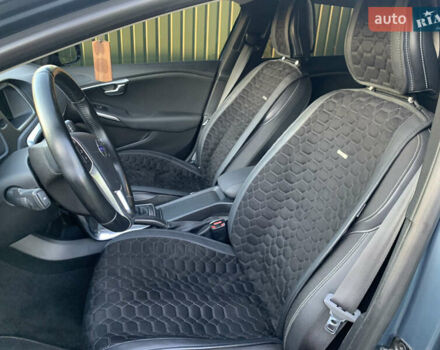 Синий Вольво В40, объемом двигателя 1.6 л и пробегом 240 тыс. км за 10200 $, фото 13 на Automoto.ua