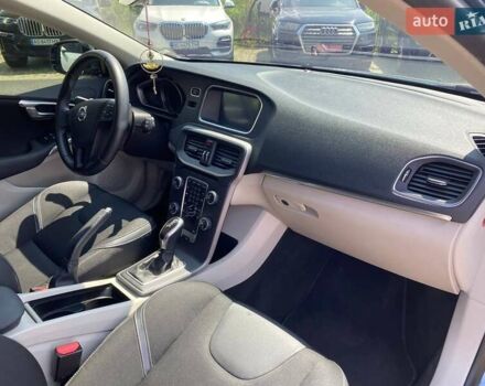 Синій Вольво V40, об'ємом двигуна 1.56 л та пробігом 97 тис. км за 12900 $, фото 8 на Automoto.ua