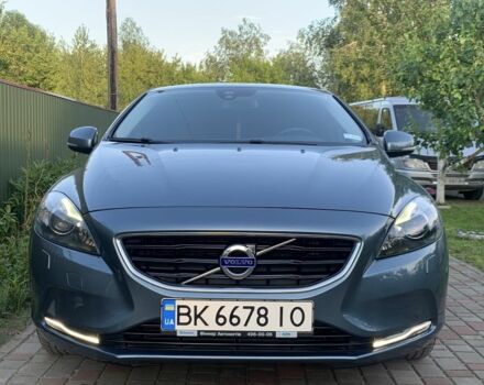 Синий Вольво В40, объемом двигателя 1.6 л и пробегом 240 тыс. км за 10200 $, фото 1 на Automoto.ua