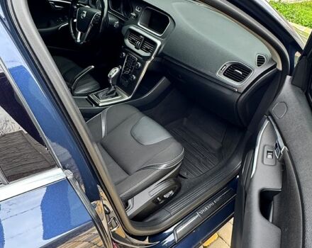 Синій Вольво V40, об'ємом двигуна 2 л та пробігом 273 тис. км за 13500 $, фото 9 на Automoto.ua