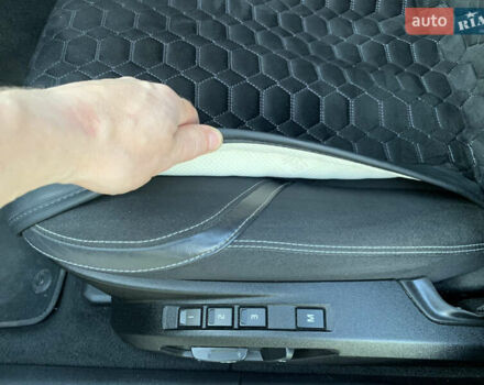 Синий Вольво В40, объемом двигателя 1.6 л и пробегом 240 тыс. км за 10200 $, фото 12 на Automoto.ua