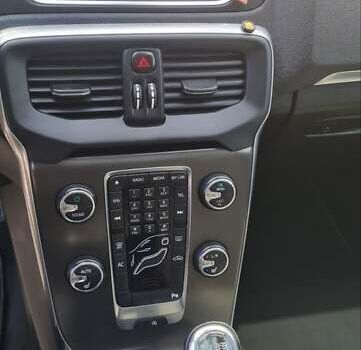 Синій Вольво V40, об'ємом двигуна 1.56 л та пробігом 310 тис. км за 11800 $, фото 23 на Automoto.ua