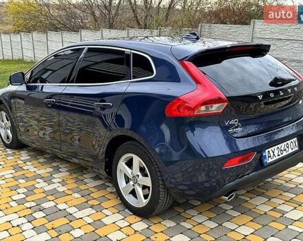 Синий Вольво В40, объемом двигателя 2 л и пробегом 273 тыс. км за 13500 $, фото 2 на Automoto.ua