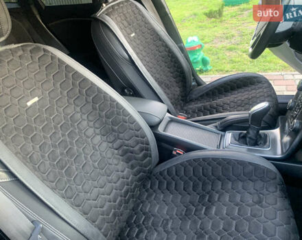 Синий Вольво В40, объемом двигателя 1.6 л и пробегом 240 тыс. км за 10200 $, фото 9 на Automoto.ua