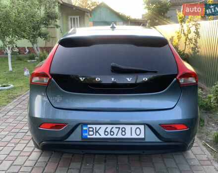 Синий Вольво В40, объемом двигателя 1.6 л и пробегом 240 тыс. км за 10200 $, фото 18 на Automoto.ua