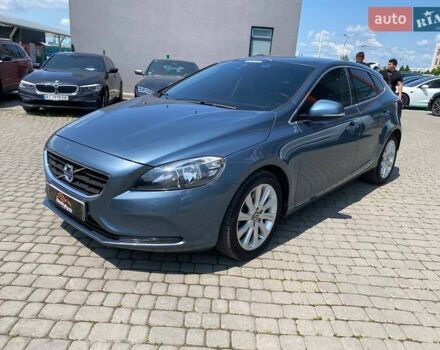 Синій Вольво V40, об'ємом двигуна 1.56 л та пробігом 97 тис. км за 12900 $, фото 2 на Automoto.ua