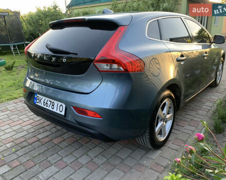 Синий Вольво В40, объемом двигателя 1.6 л и пробегом 240 тыс. км за 10200 $, фото 17 на Automoto.ua