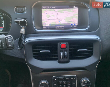 Синий Вольво В40, объемом двигателя 1.6 л и пробегом 240 тыс. км за 10200 $, фото 5 на Automoto.ua