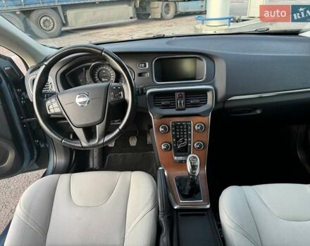 Синий Вольво В40, объемом двигателя 1.6 л и пробегом 178 тыс. км за 11500 $, фото 16 на Automoto.ua