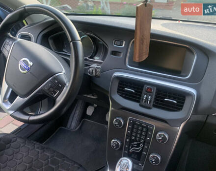 Синий Вольво В40, объемом двигателя 1.6 л и пробегом 240 тыс. км за 10200 $, фото 8 на Automoto.ua