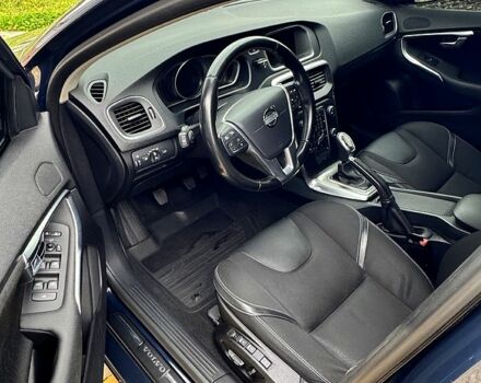 Синій Вольво V40, об'ємом двигуна 2 л та пробігом 273 тис. км за 13500 $, фото 8 на Automoto.ua