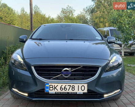 Синий Вольво В40, объемом двигателя 1.6 л и пробегом 240 тыс. км за 10200 $, фото 4 на Automoto.ua