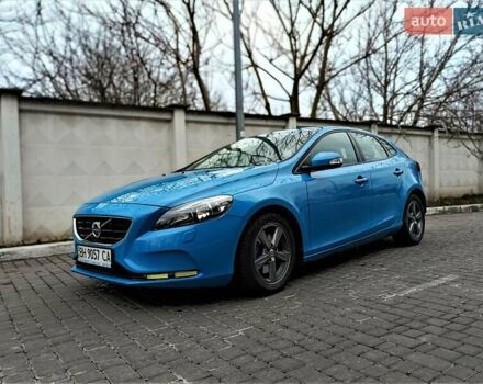Синий Вольво В40, объемом двигателя 1.56 л и пробегом 165 тыс. км за 11700 $, фото 1 на Automoto.ua