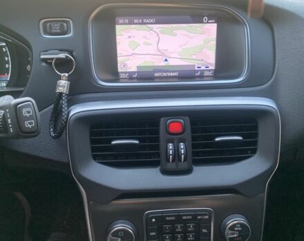 Синий Вольво В40, объемом двигателя 1.6 л и пробегом 240 тыс. км за 10200 $, фото 4 на Automoto.ua