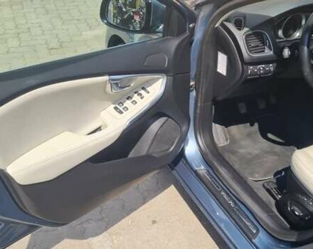 Синій Вольво V40, об'ємом двигуна 1.56 л та пробігом 310 тис. км за 11800 $, фото 22 на Automoto.ua