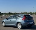 Синій Вольво V40, об'ємом двигуна 2 л та пробігом 300 тис. км за 10964 $, фото 2 на Automoto.ua
