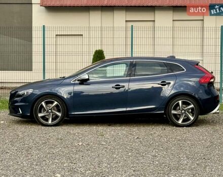 Синій Вольво V40, об'ємом двигуна 1.6 л та пробігом 220 тис. км за 10750 $, фото 3 на Automoto.ua