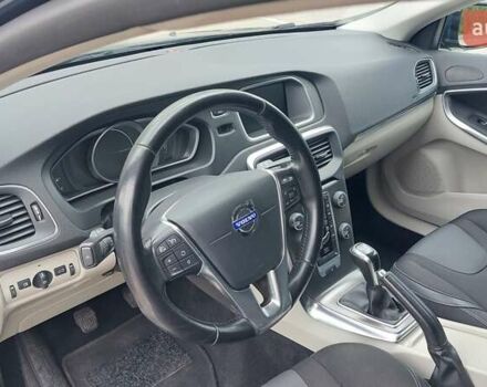Синій Вольво V40, об'ємом двигуна 2 л та пробігом 232 тис. км за 11250 $, фото 21 на Automoto.ua