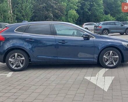Синій Вольво V40, об'ємом двигуна 2 л та пробігом 232 тис. км за 11250 $, фото 5 на Automoto.ua