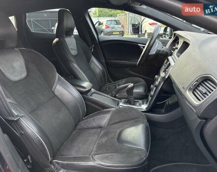 Синій Вольво V40, об'ємом двигуна 1.6 л та пробігом 220 тис. км за 10750 $, фото 31 на Automoto.ua