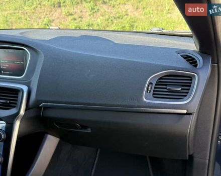 Вольво В40 2014 в Стрые на Automoto.ua Синий Вольво В40, объемом двигателя 1.6 л и пробегом 223 тыс. км за 11400 $, фото 44 на Automoto.ua