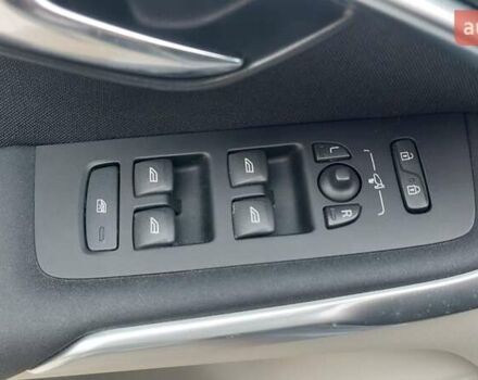 Синій Вольво V40, об'ємом двигуна 2 л та пробігом 232 тис. км за 11250 $, фото 26 на Automoto.ua