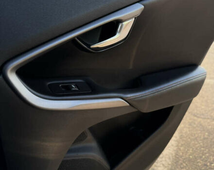 Синий Вольво В40, объемом двигателя 1.97 л и пробегом 210 тыс. км за 12300 $, фото 15 на Automoto.ua