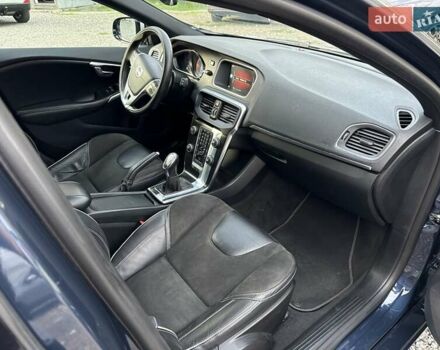 Синій Вольво V40, об'ємом двигуна 1.6 л та пробігом 220 тис. км за 10750 $, фото 29 на Automoto.ua