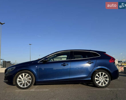 Синий Вольво В40, объемом двигателя 1.97 л и пробегом 210 тыс. км за 12300 $, фото 5 на Automoto.ua