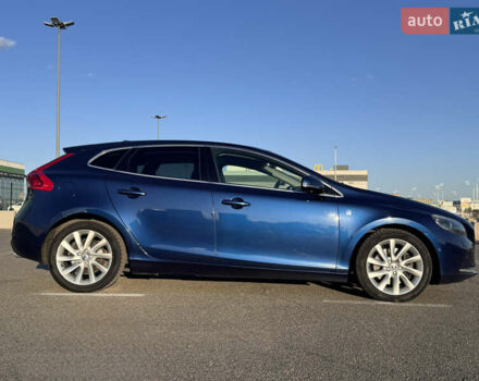 Синий Вольво В40, объемом двигателя 1.97 л и пробегом 210 тыс. км за 12300 $, фото 6 на Automoto.ua