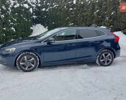 Синій Вольво V40, об'ємом двигуна 1.97 л та пробігом 320 тис. км за 11350 $, фото 2 на Automoto.ua