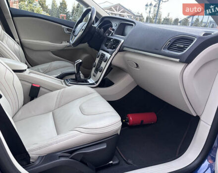 Синій Вольво V40, об'ємом двигуна 1.6 л та пробігом 196 тис. км за 11700 $, фото 127 на Automoto.ua