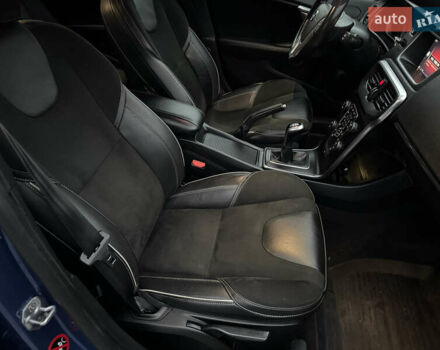 Синий Вольво В40, объемом двигателя 1.97 л и пробегом 194 тыс. км за 13799 $, фото 46 на Automoto.ua