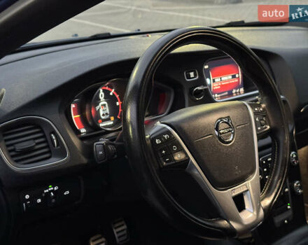 Синий Вольво В40, объемом двигателя 1.97 л и пробегом 194 тыс. км за 13799 $, фото 76 на Automoto.ua