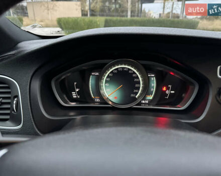 Синий Вольво В40, объемом двигателя 1.97 л и пробегом 194 тыс. км за 13799 $, фото 39 на Automoto.ua