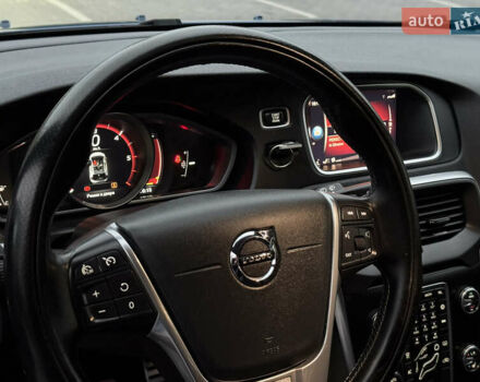 Синий Вольво В40, объемом двигателя 1.97 л и пробегом 194 тыс. км за 13799 $, фото 63 на Automoto.ua