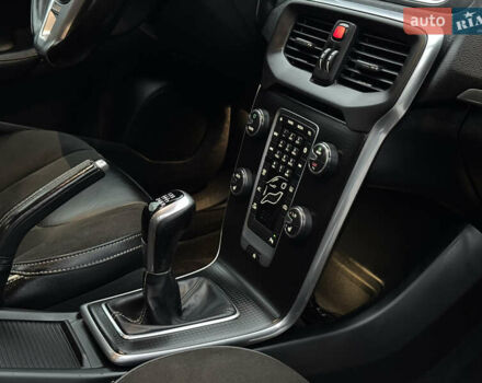 Синий Вольво В40, объемом двигателя 1.97 л и пробегом 194 тыс. км за 13799 $, фото 49 на Automoto.ua