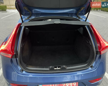 Синий Вольво В40, объемом двигателя 1.97 л и пробегом 194 тыс. км за 13799 $, фото 30 на Automoto.ua