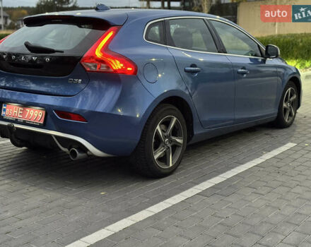 Синий Вольво В40, объемом двигателя 1.97 л и пробегом 194 тыс. км за 13799 $, фото 74 на Automoto.ua