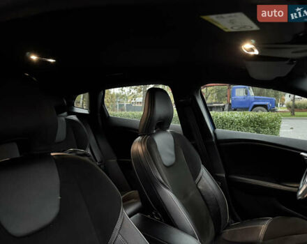 Синий Вольво В40, объемом двигателя 1.97 л и пробегом 194 тыс. км за 13799 $, фото 55 на Automoto.ua