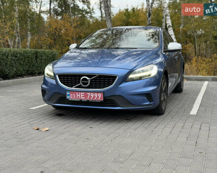 Синий Вольво В40, объемом двигателя 1.97 л и пробегом 194 тыс. км за 13799 $, фото 1 на Automoto.ua